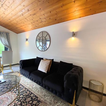 فيلا Magpie 2 Hot Tub Huntersmoon-Warminster-Longleat-Wiltshire المظهر الخارجي الصورة