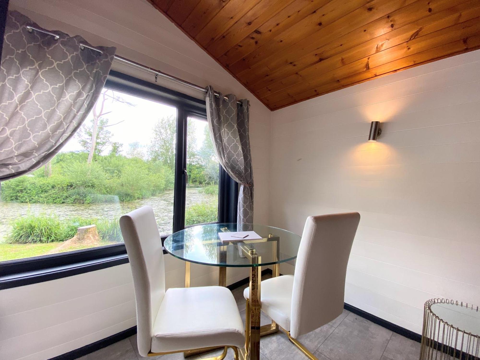 فيلا Magpie 2 Hot Tub Huntersmoon-Warminster-Longleat-Wiltshire المظهر الخارجي الصورة